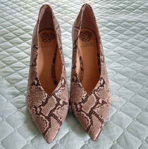 Vince Camuto size 11 faux snakeskin stilletos